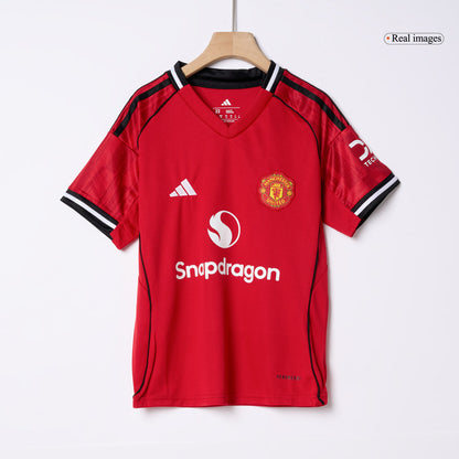Dziecięcy Zestaw Domowa Man Utd (Koszulka + Spodenki + Skarpety) 2025/26