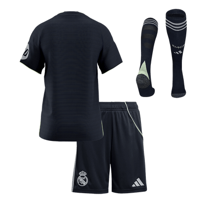 Dziecięcy Zestaw Wyjazdowa Real Madrid (Koszulka + Spodenki + Skarpety) 2025/26 [PREMIUM]