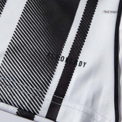Dziecięcy Zestaw Domowa Juventus (Koszulka + Spodenki + Skarpety) 2025/26